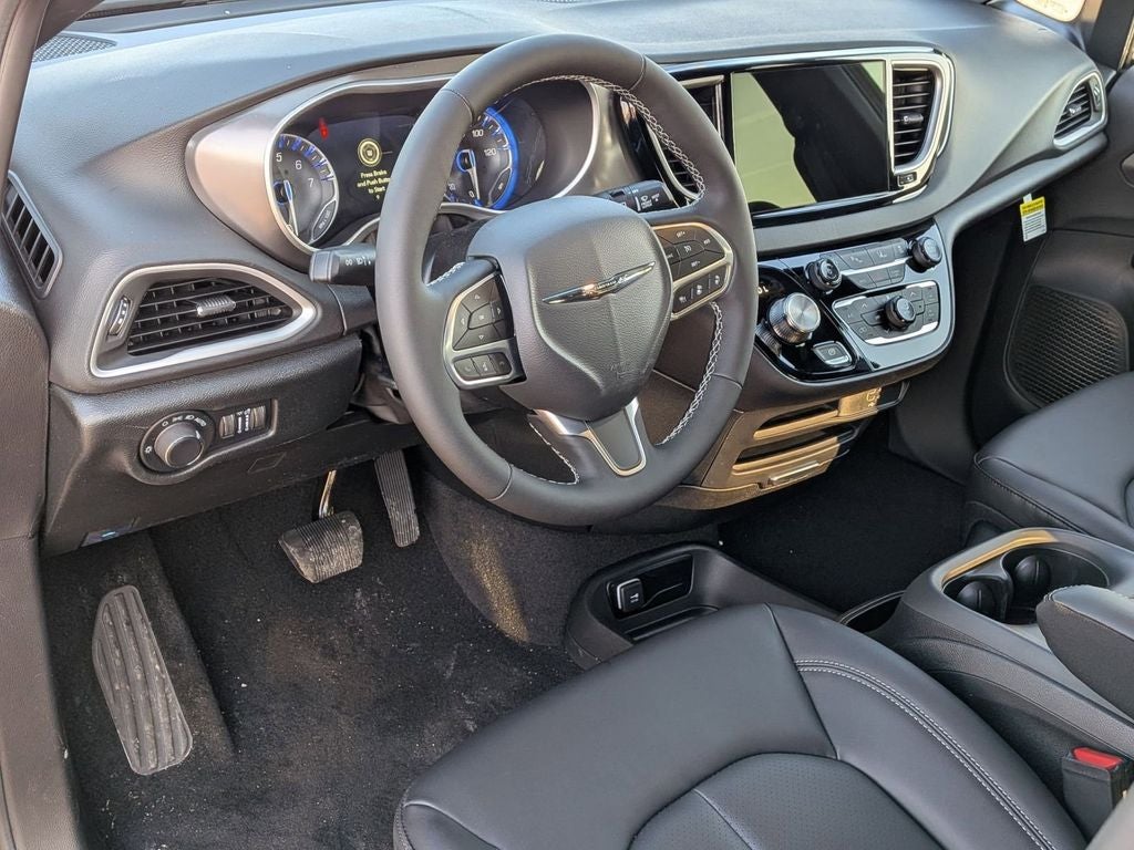 2026 Chrysler Voyager VOYAGER LX