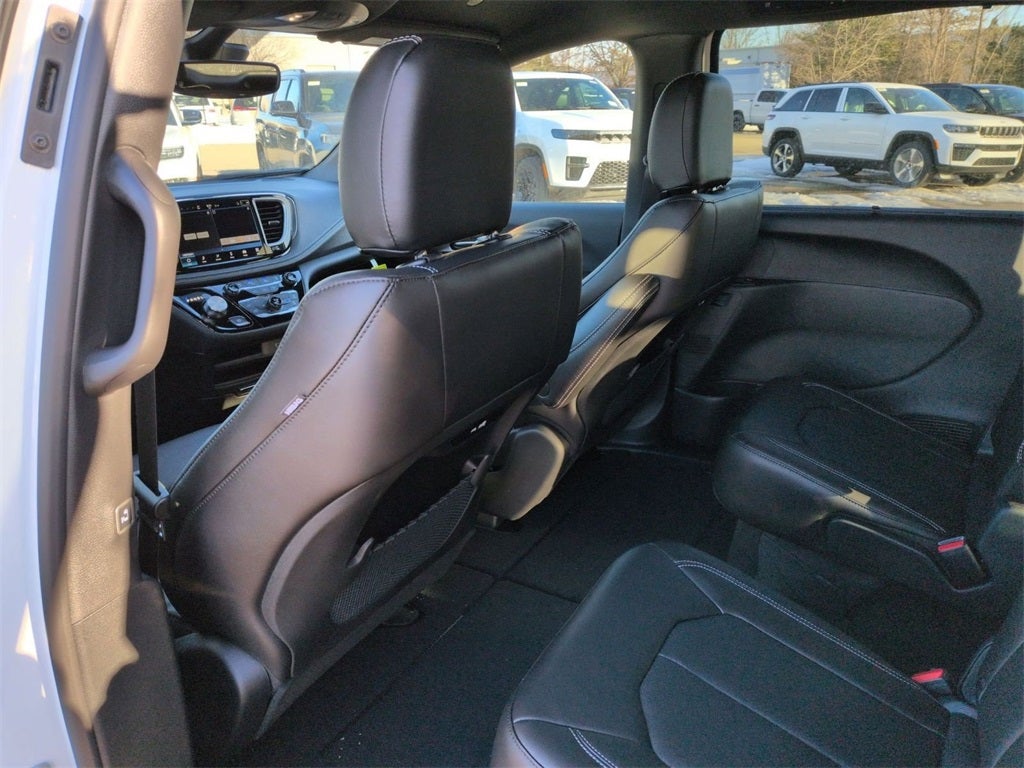 2026 Chrysler Pacifica PACIFICA SELECT AWD