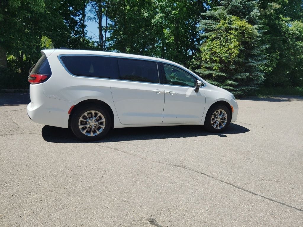2023 Chrysler Pacifica Touring L AWD