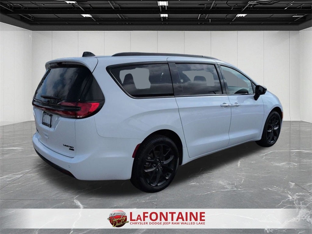 2026 Chrysler Pacifica PACIFICA LIMITED AWD