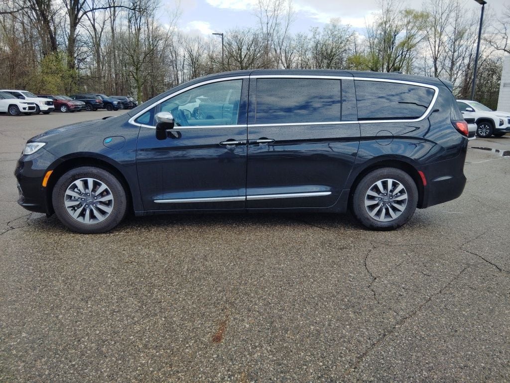 2023 Chrysler Pacifica Limited AWD