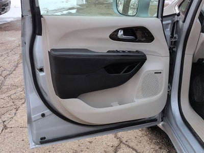 2022 Chrysler Pacifica Limited AWD