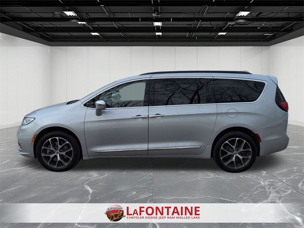 2022 Chrysler Pacifica Limited AWD