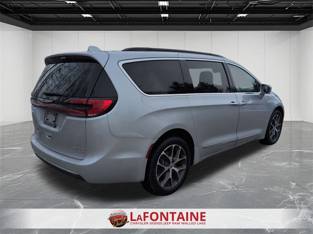 2022 Chrysler Pacifica Limited AWD