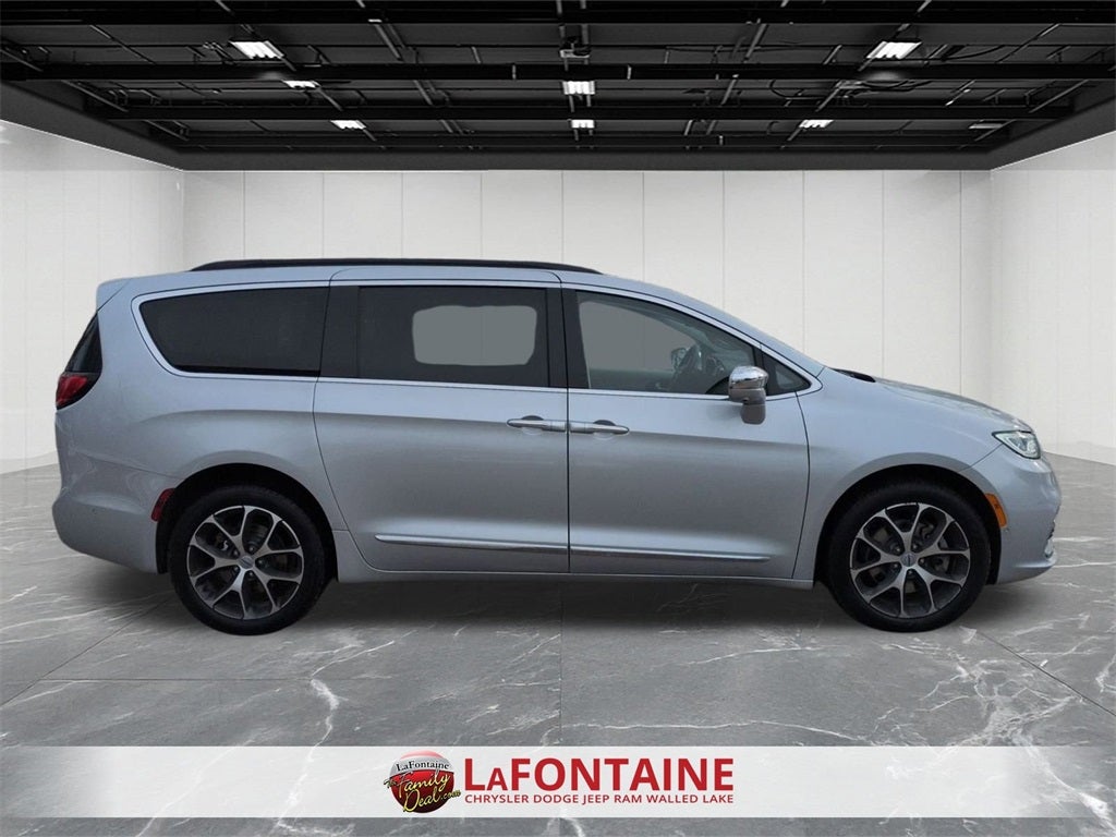 2022 Chrysler Pacifica Limited AWD