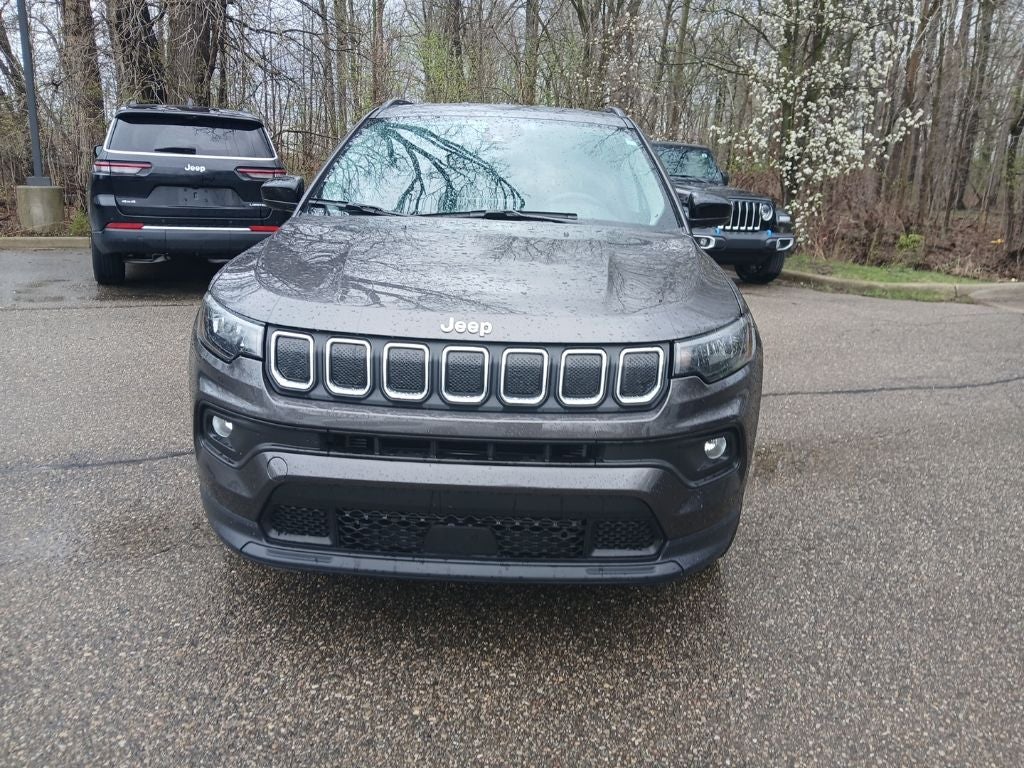 2022 Jeep Compass Latitude Lux