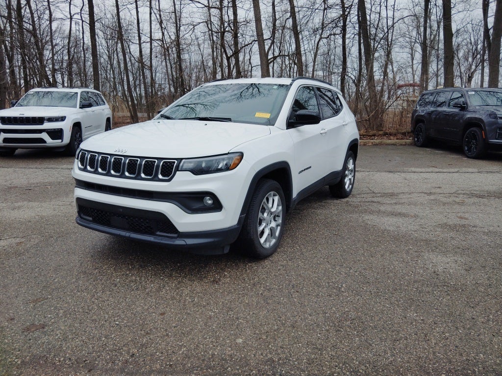 2023 Jeep Compass Latitude Lux FWD