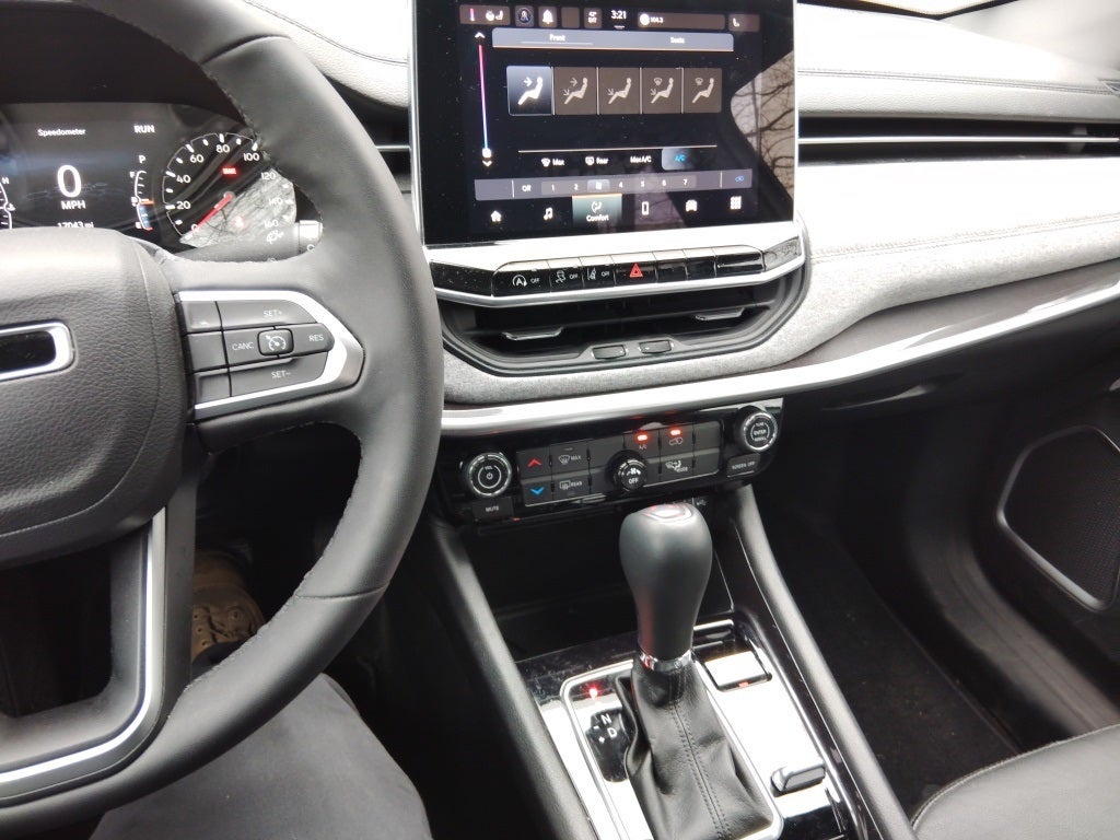 2023 Jeep Compass Latitude Lux FWD