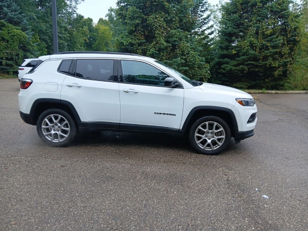 2023 Jeep Compass Latitude Lux FWD