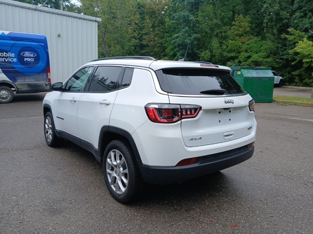 2023 Jeep Compass Latitude Lux FWD