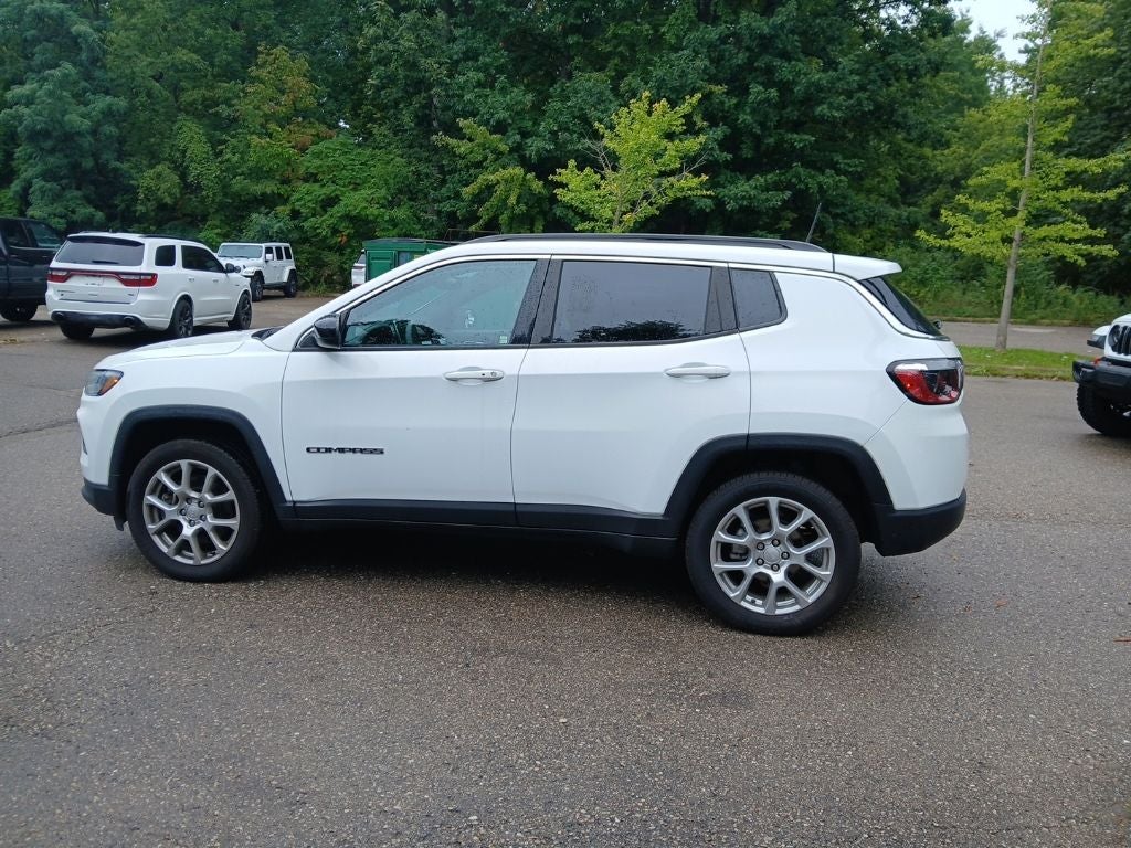 2023 Jeep Compass Latitude Lux FWD