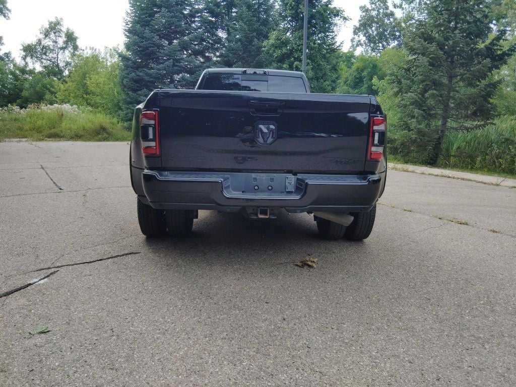 2021 RAM 3500 Laramie Crew Cab 4x4 8' Box