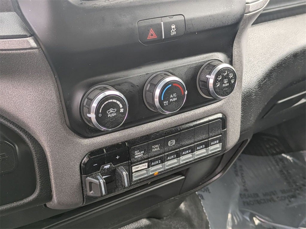 2022 RAM 2500 Tradesman Crew Cab 4x4 8' Box