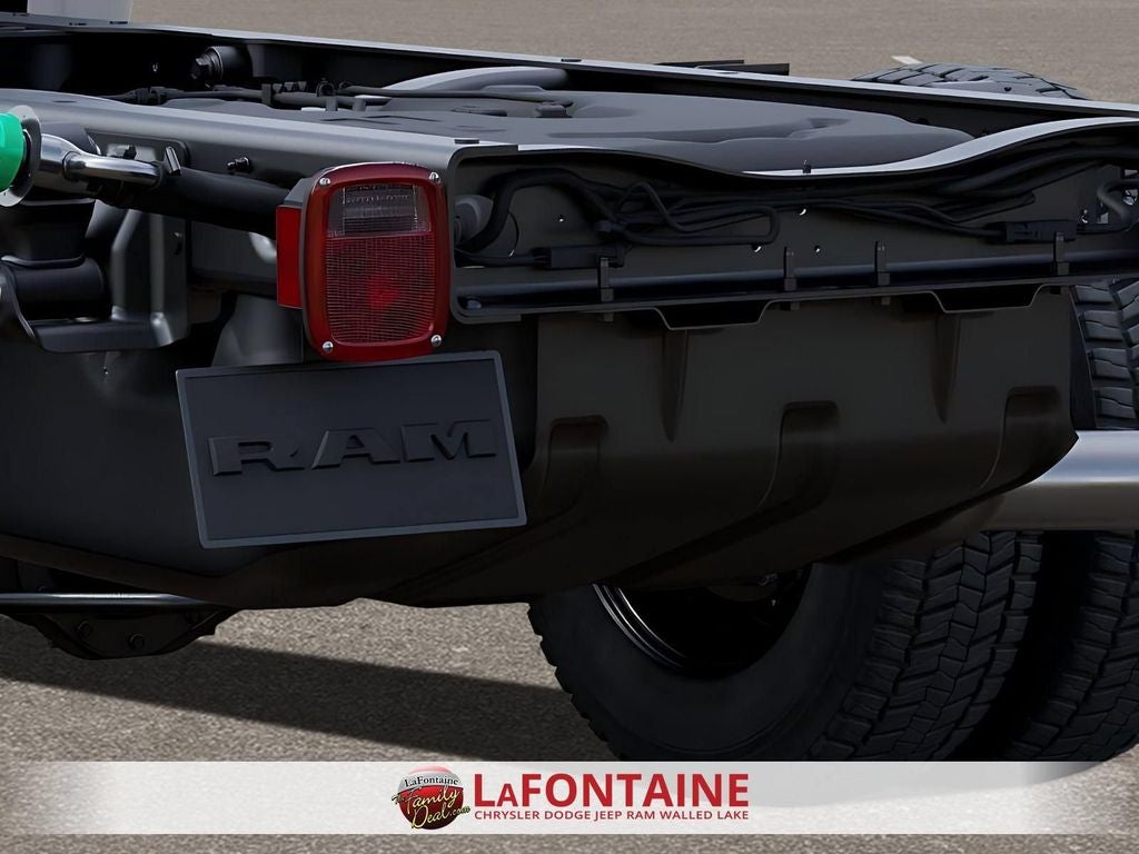 2026 RAM 5500 Chassis RAM 5500 TRADESMAN CHASSIS CREW CAB 4X4 60' CA