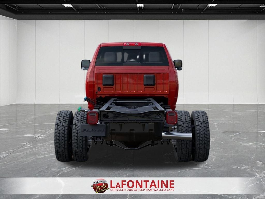 2026 RAM Ram 5500 Chassis Cab RAM 5500 TRADESMAN CHASSIS CREW CAB 4X4 84' CA