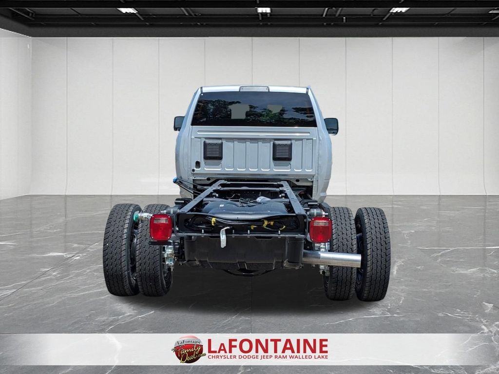 2026 RAM Ram 5500 Chassis Cab RAM 5500 TRADESMAN CHASSIS CREW CAB 4X4 84' CA