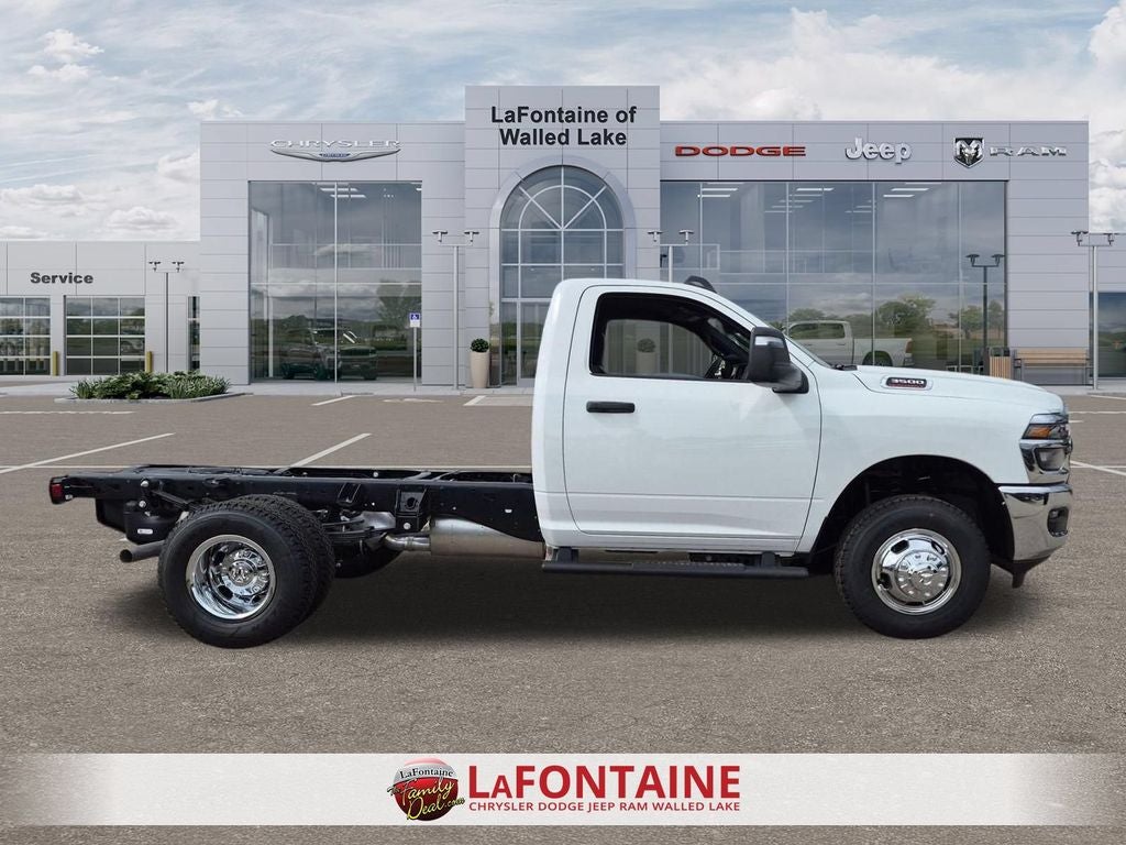 2026 RAM 3500 Chassis RAM 3500 TRADESMAN CHASSIS REGULAR CAB 4X4 60' CA