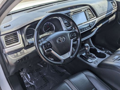 2017 Toyota Highlander SE