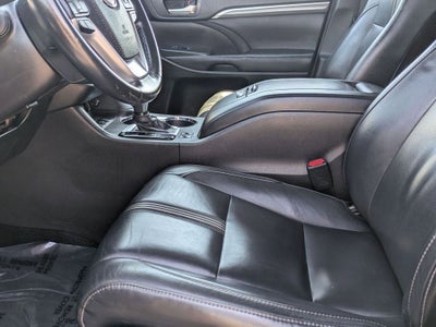 2017 Toyota Highlander SE