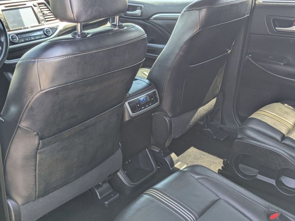 2017 Toyota Highlander SE