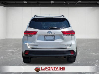 2017 Toyota Highlander SE