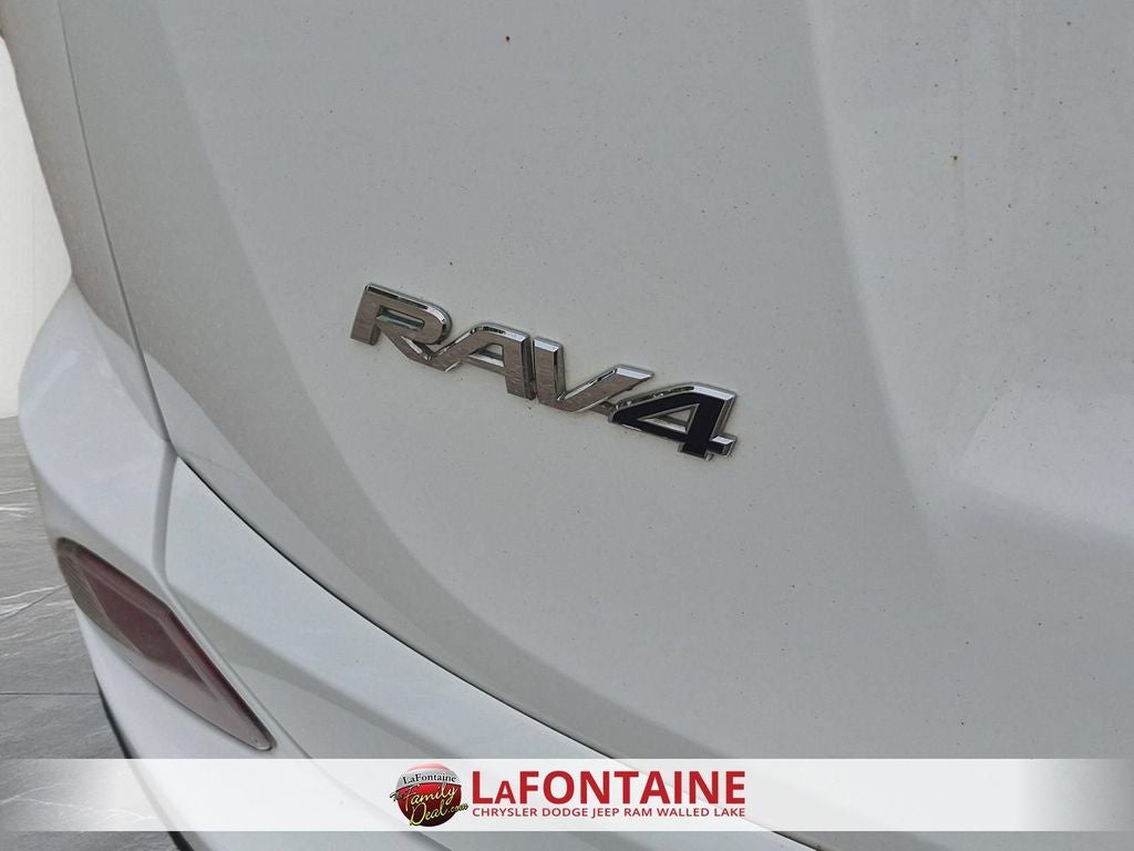 2018 Toyota RAV4 LE