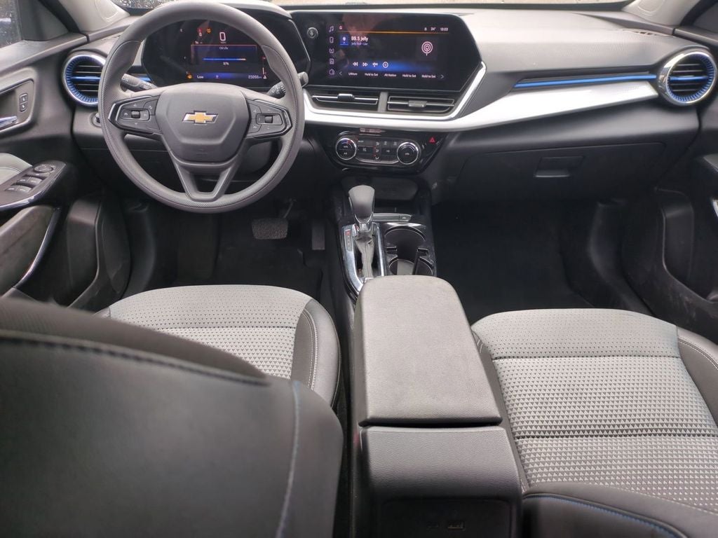 2025 Chevrolet Trax FWD LT