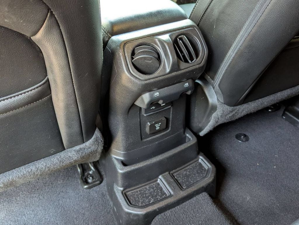 2019 Jeep Wrangler Unlimited Sahara Altitude
