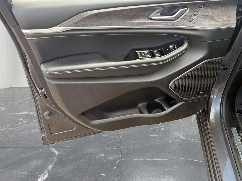 2022 Jeep Grand Cherokee Overland