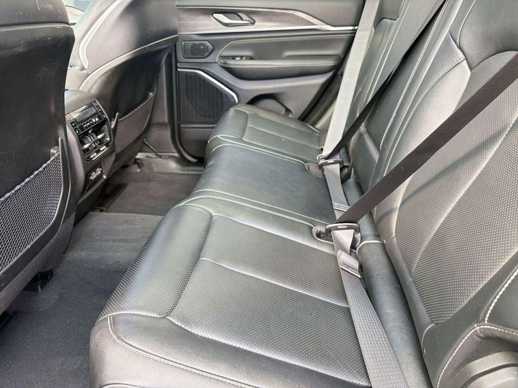 2022 Jeep Grand Cherokee Overland
