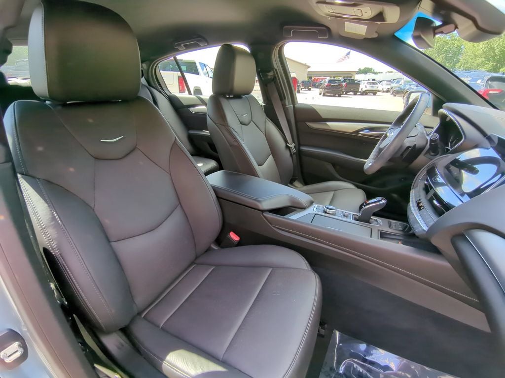 2023 Cadillac CT5 Luxury