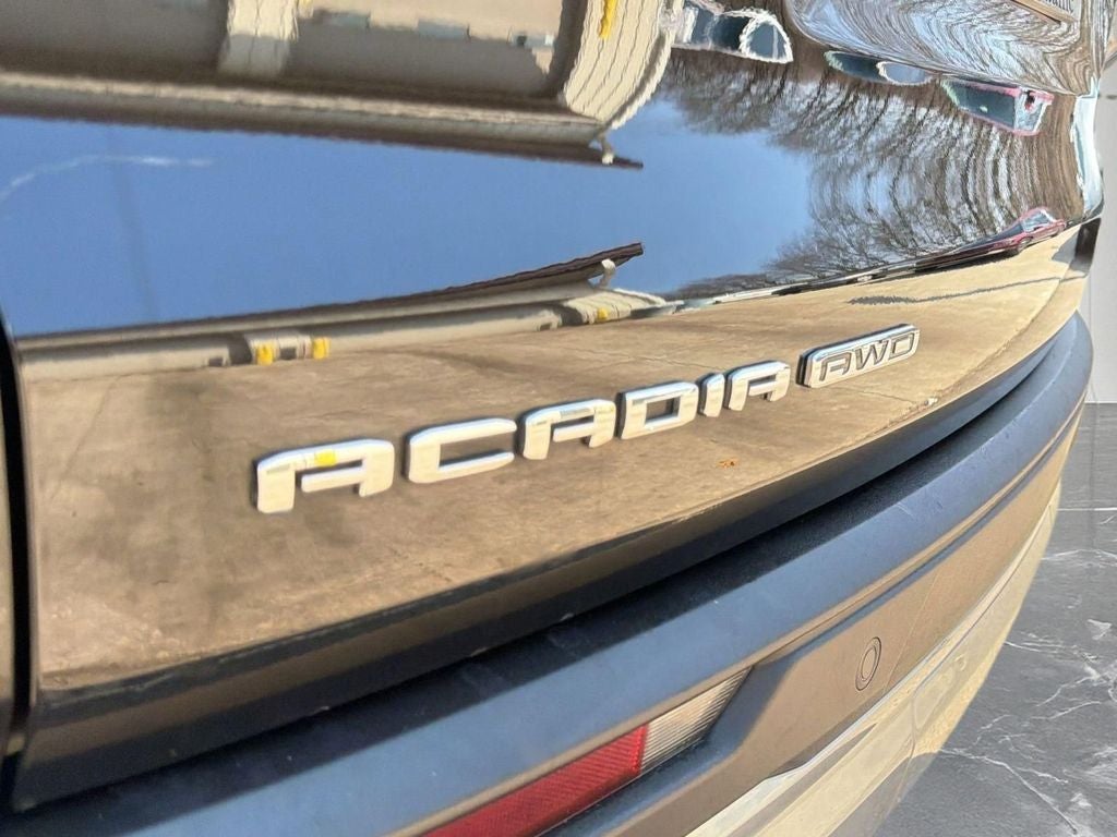 2025 GMC Acadia Elevation