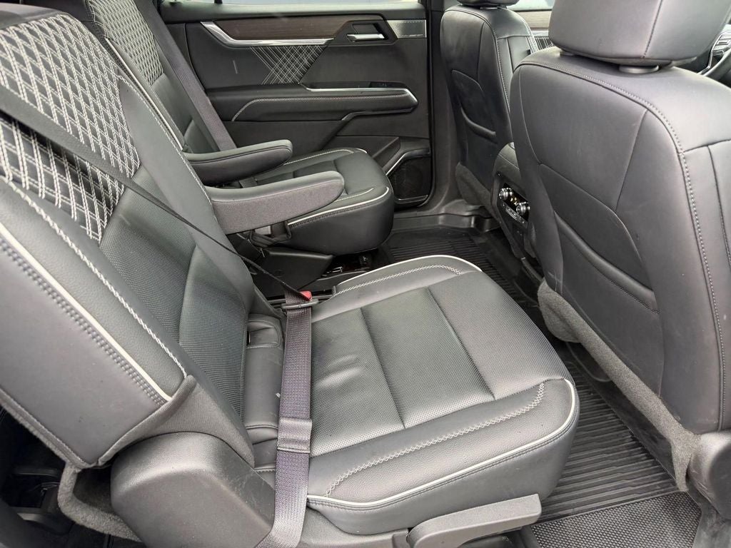 2025 GMC Acadia Denali