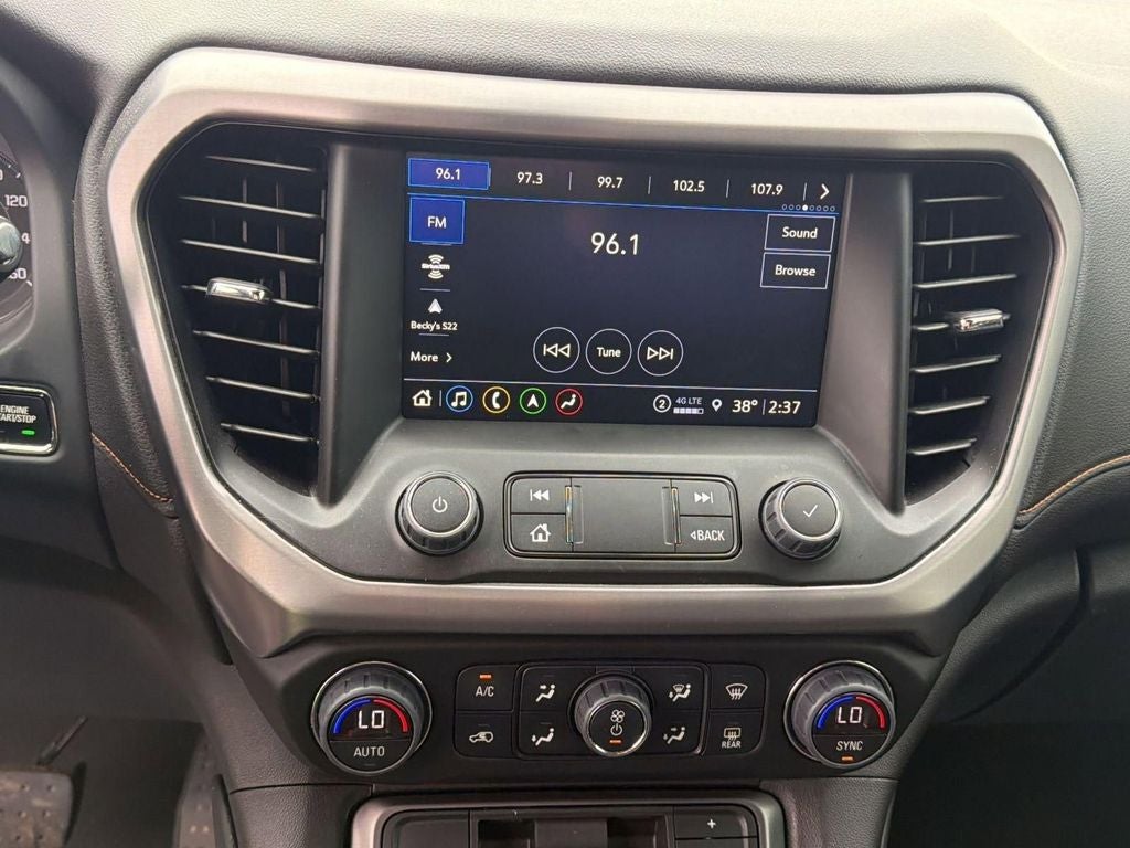 2023 GMC Acadia AT4