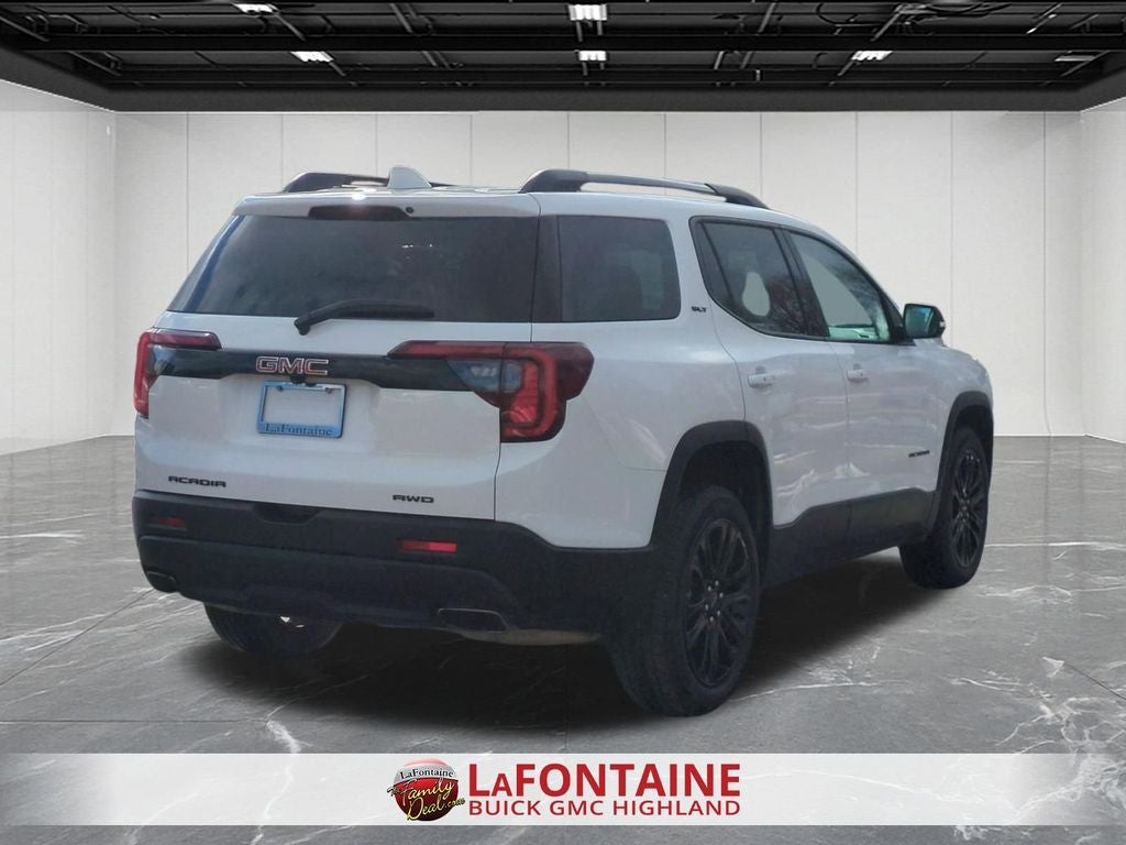 2023 GMC Acadia SLT