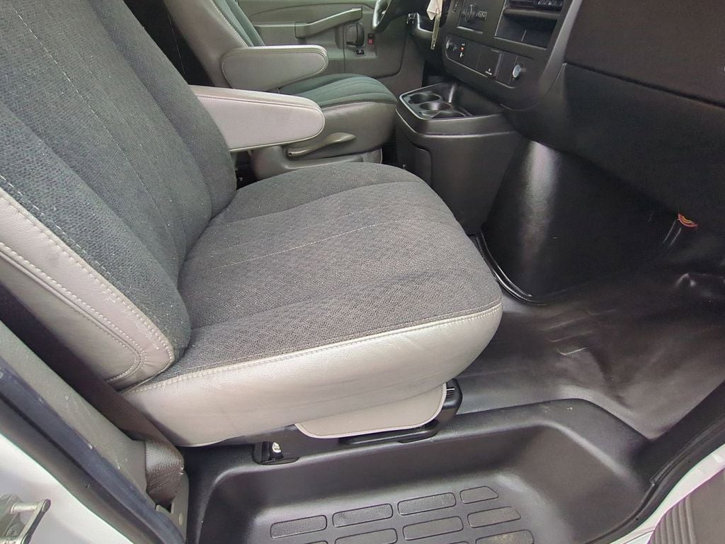 2023 GMC Savana 2500 Work Van