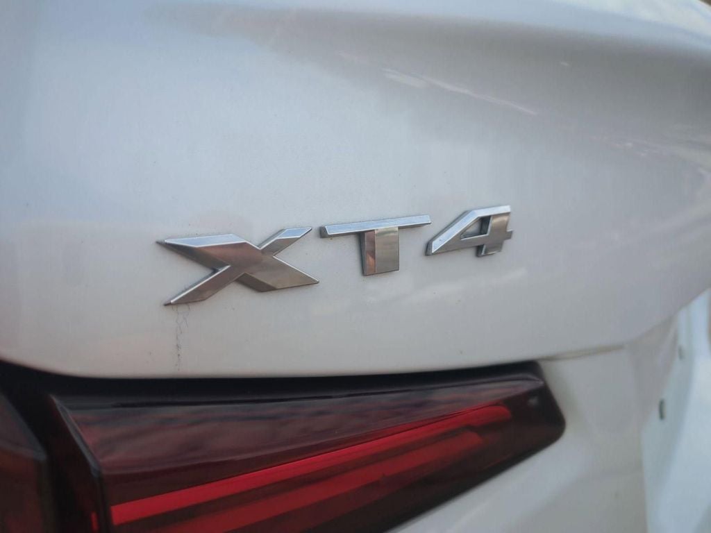 2023 Cadillac XT4 Luxury