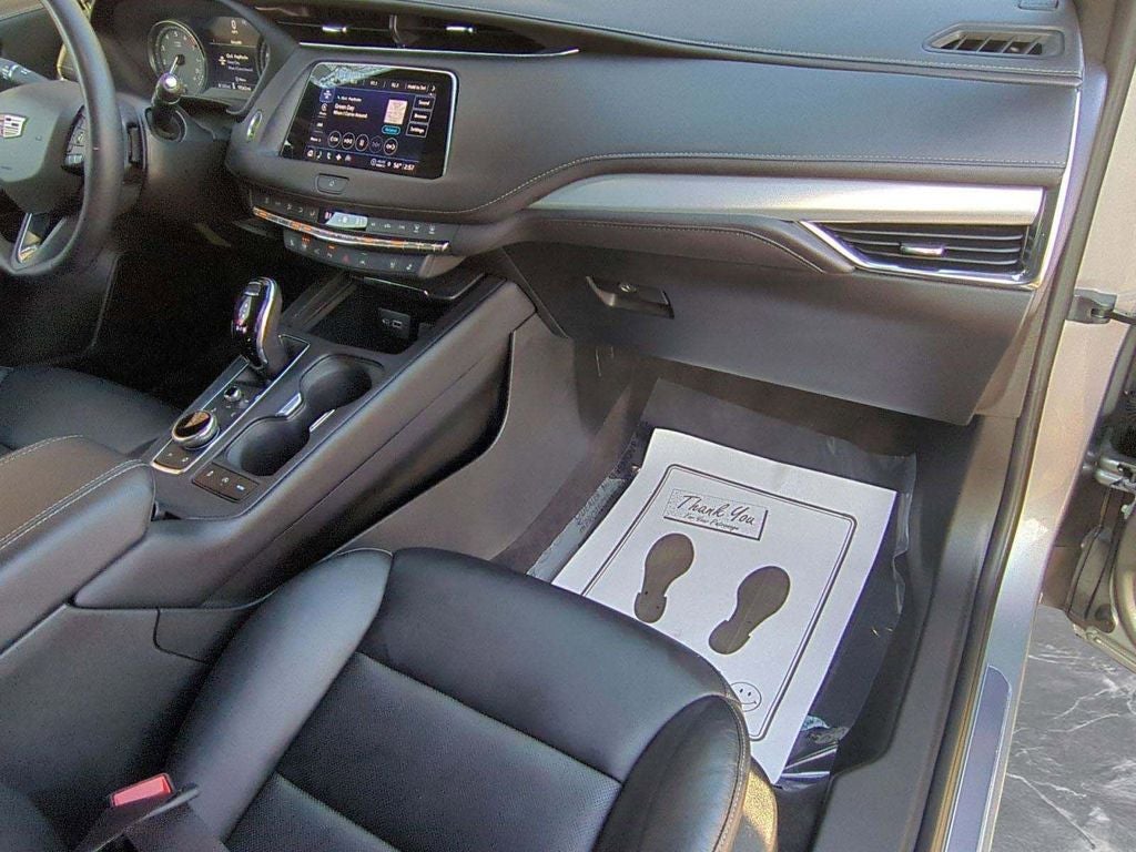 2023 Cadillac XT4 Premium Luxury