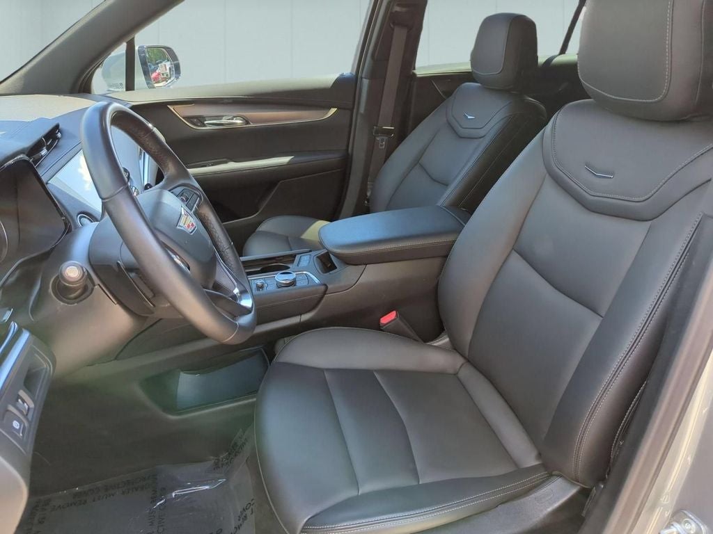 2025 Cadillac XT6 Luxury