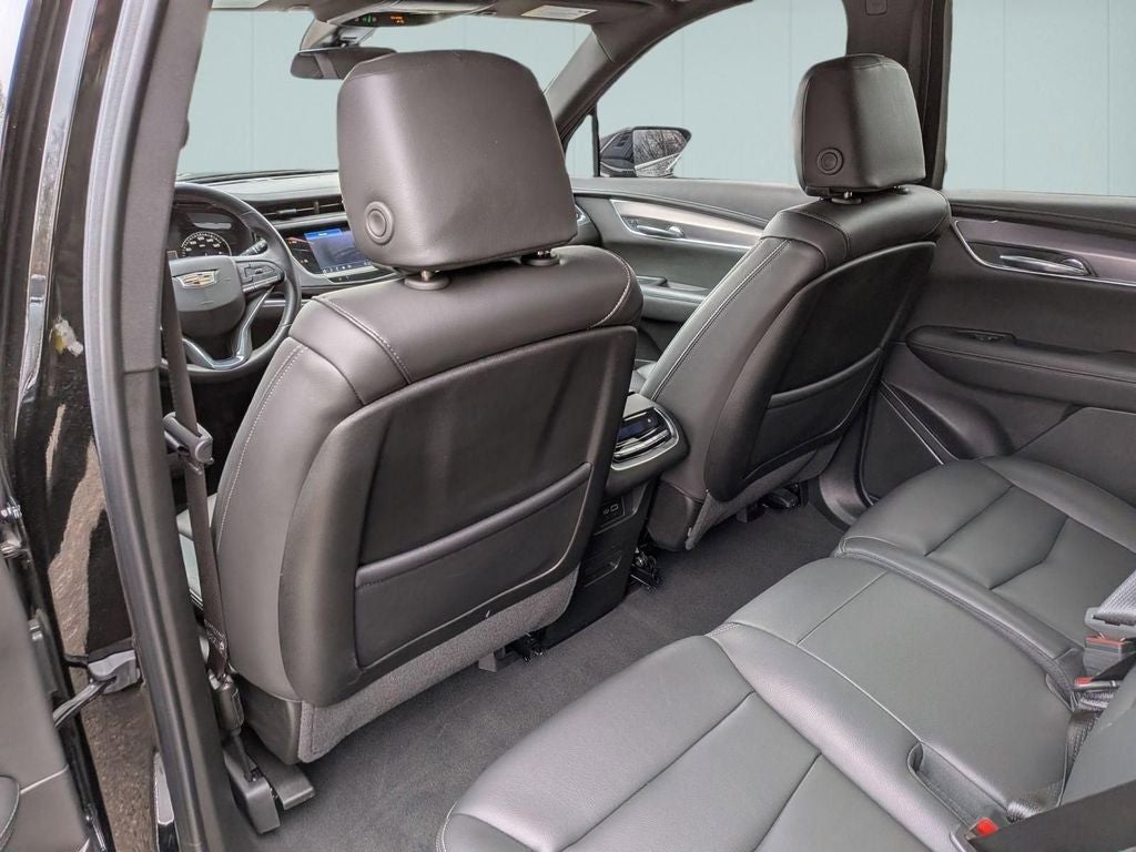 2025 Cadillac XT6 Luxury
