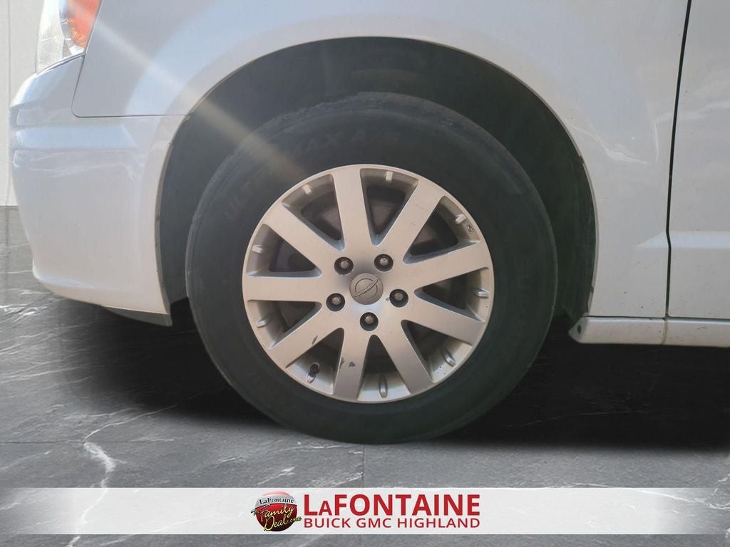 2014 Chrysler Town & Country Touring