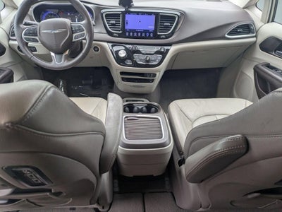 2017 Chrysler Pacifica Touring L Plus
