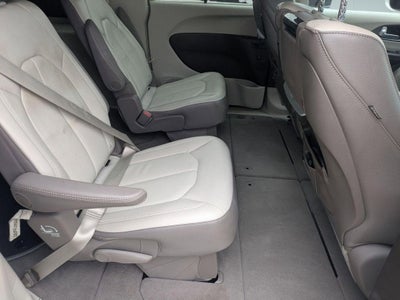 2017 Chrysler Pacifica Touring L Plus