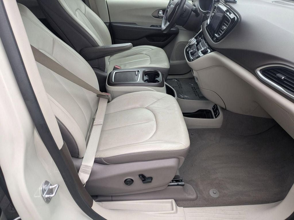 2017 Chrysler Pacifica Touring L Plus