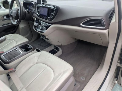2017 Chrysler Pacifica Touring L Plus