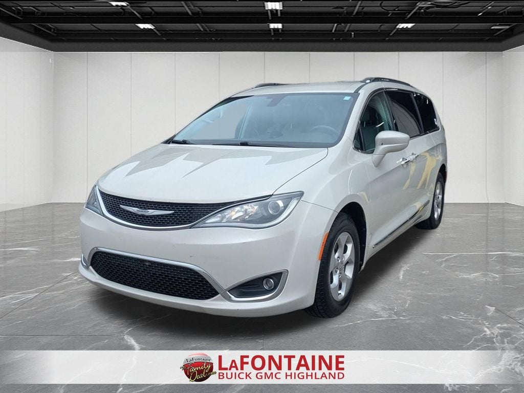 2017 Chrysler Pacifica Touring L Plus