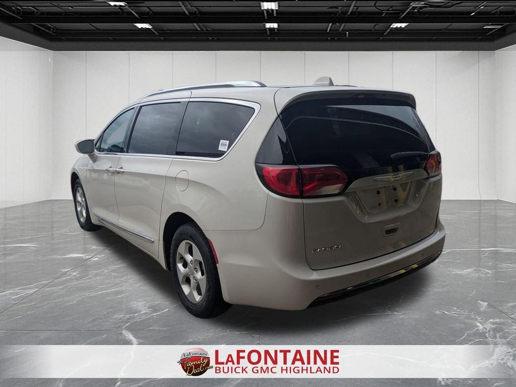 2017 Chrysler Pacifica Touring L Plus
