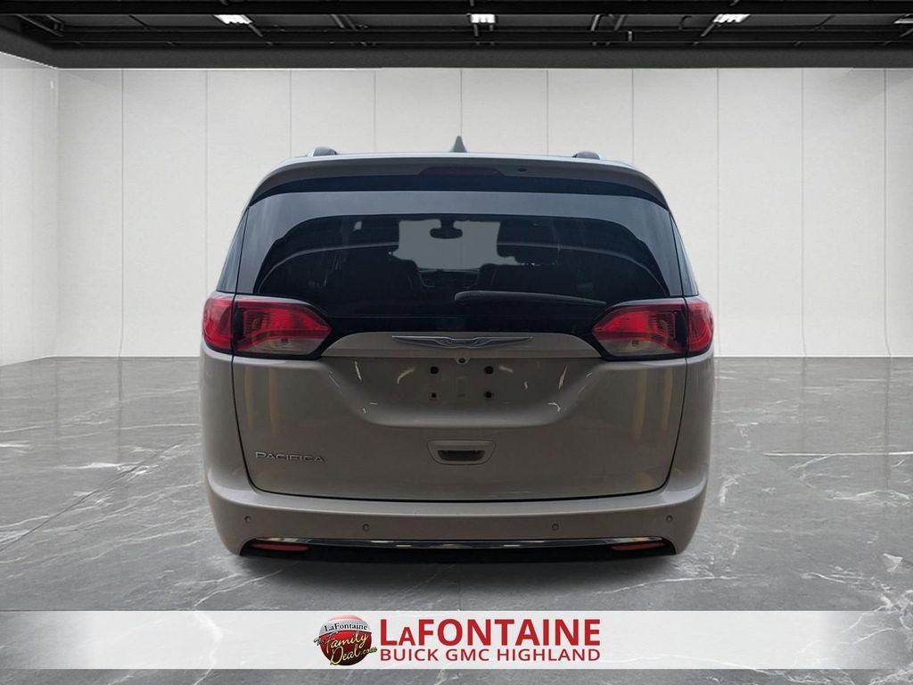 2017 Chrysler Pacifica Touring L Plus