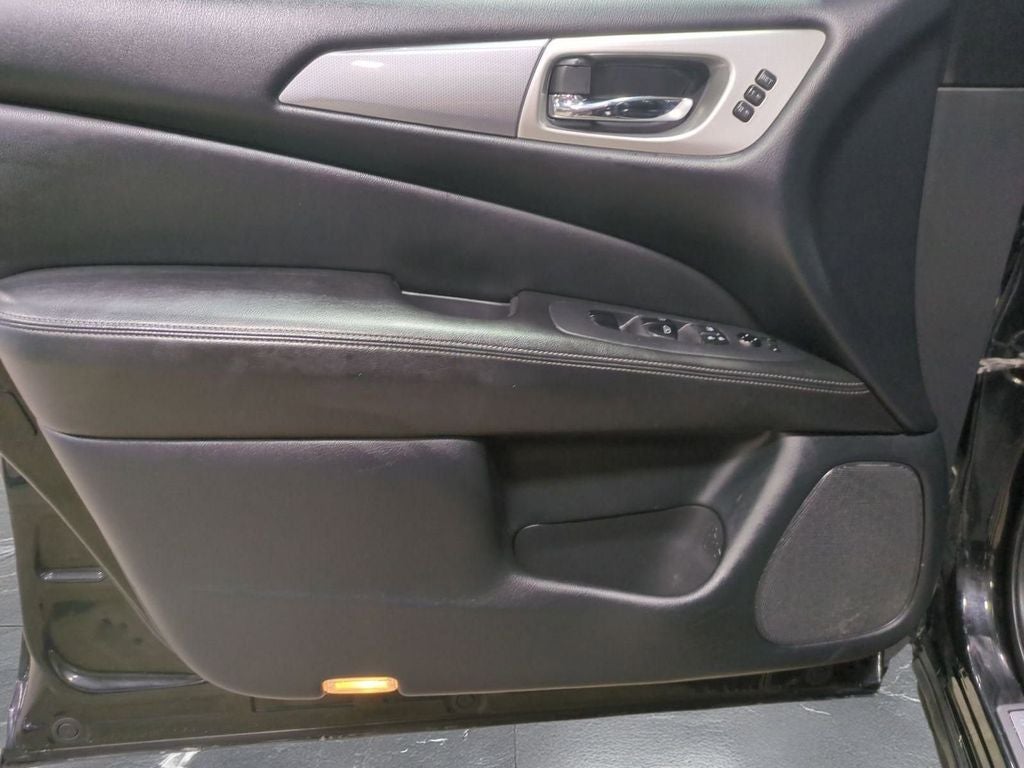 2020 Nissan Pathfinder SL