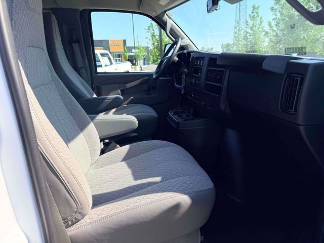 2025 Chevrolet Express 3500 15 Passenger LT Passenger